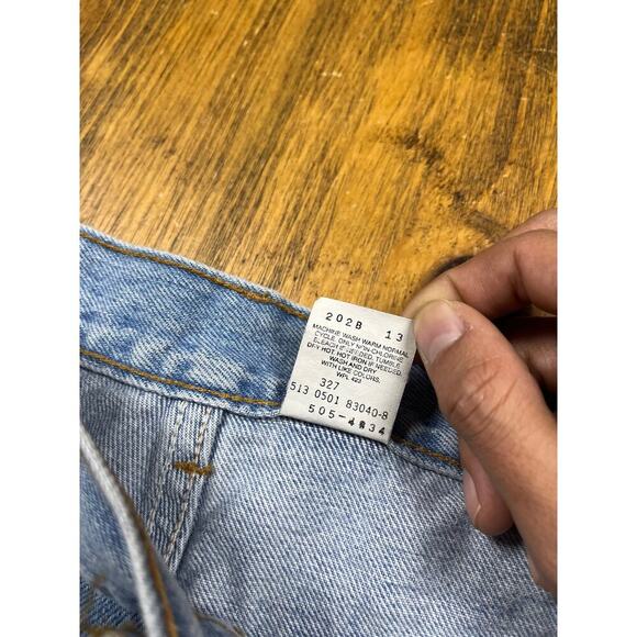 Levi’s 505 Made In USA 90’s Light Wash Straight Leg Jeans - Picture 9 of 13